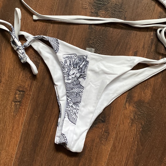 Cheeky White Bikini - Picture 4 of 6